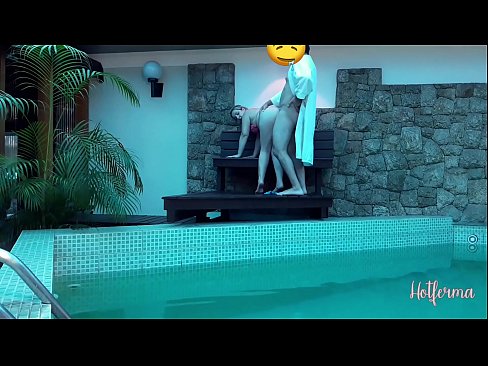 ❤️ Boss jistieden maid għall-pool, iżda ma setgħetx tirreżisti sħun ❤️ Vidjo porn lilna ☑
